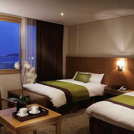 Y Ocean Hotel Йосу Екстериор снимка