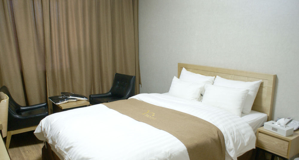 Y Ocean Hotel Йосу Екстериор снимка