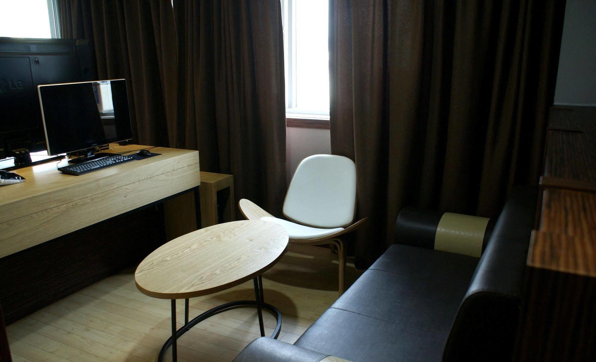 Y Ocean Hotel Йосу Екстериор снимка