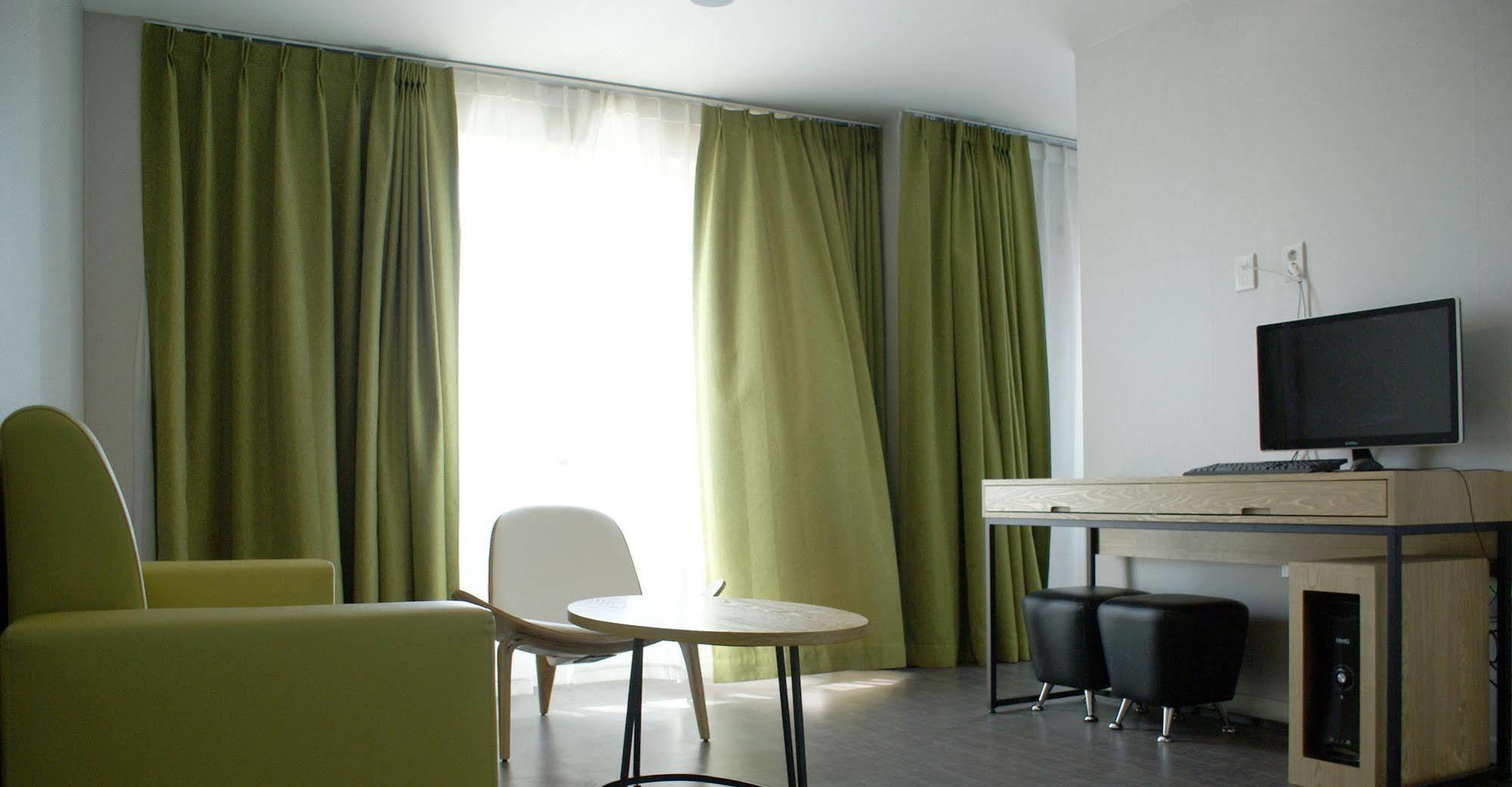 Y Ocean Hotel Йосу Екстериор снимка