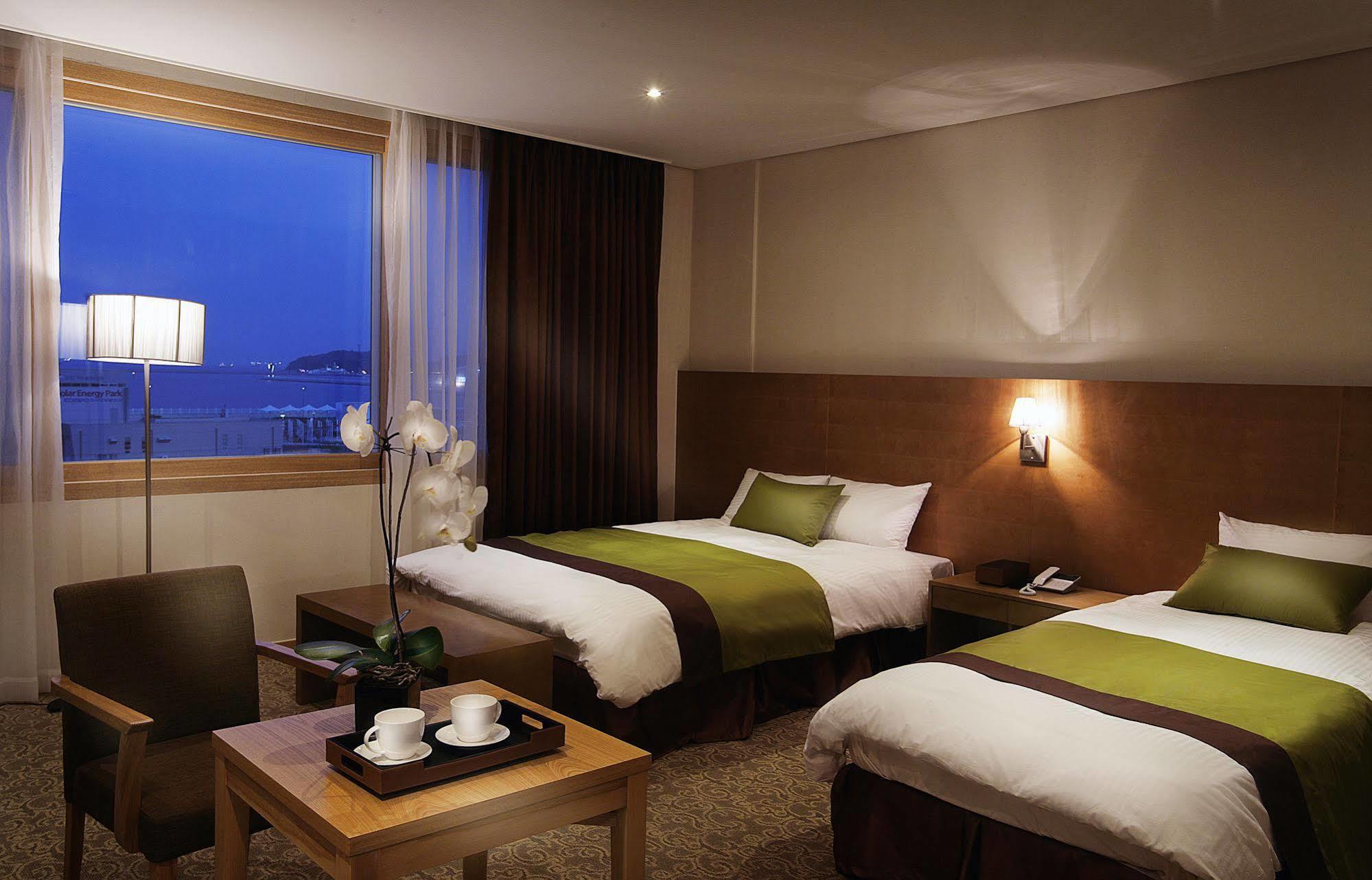 Y Ocean Hotel Йосу Екстериор снимка